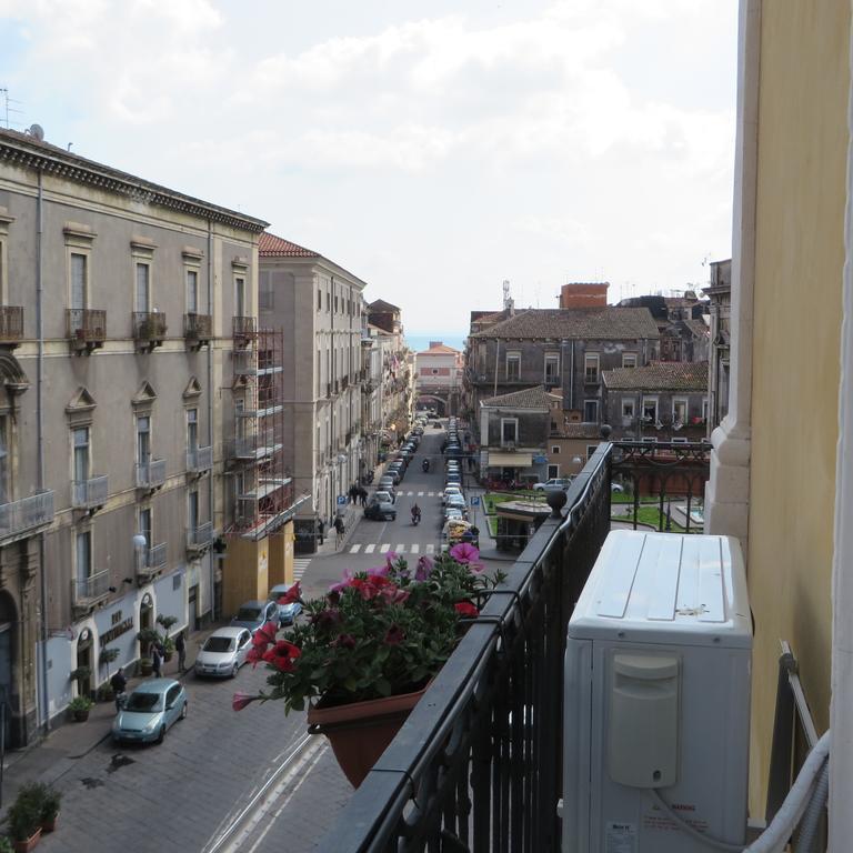 كاتانيا B&B Al Teatro Massimo الغرفة الصورة