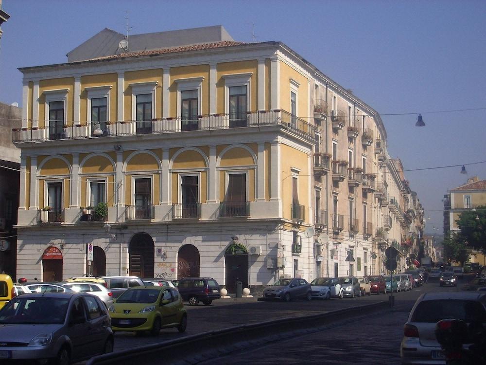 كاتانيا B&B Al Teatro Massimo المظهر الخارجي الصورة